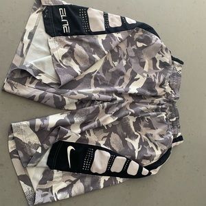Mens L Nike Elite Shorts